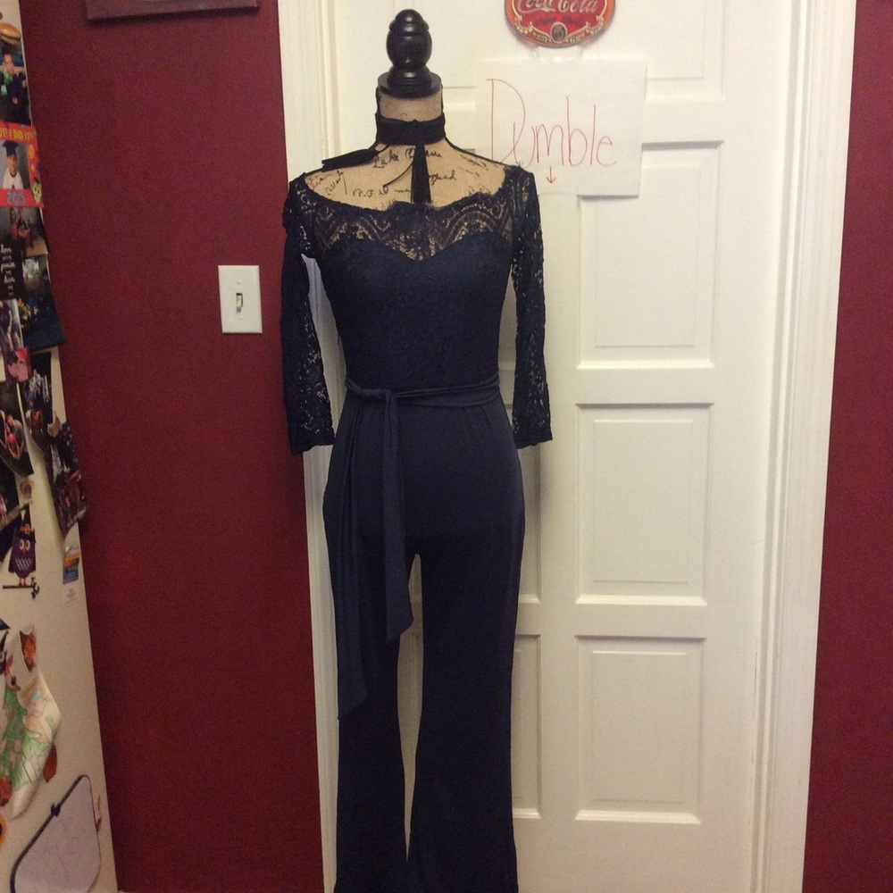 🦉gorgeous lace top navy jumpsuit🦉 - Picture 2 of 6